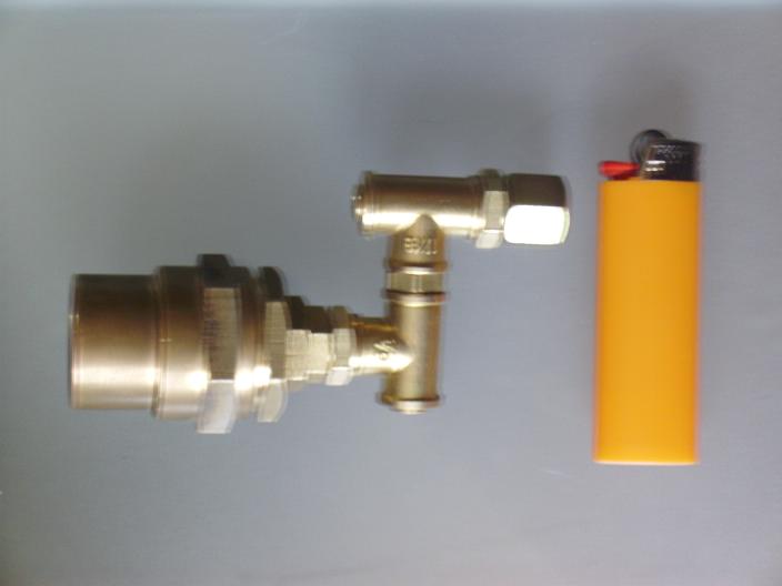 1/8 t  and left site solder fitting for pump