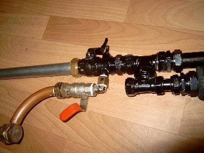 Close up of the new excaust valve and the reloading valve.