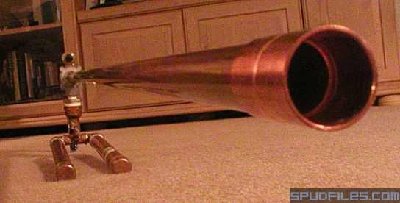 This is the CDAC, or Copper Diaphragm Air Cannon. It isnt called this because it has a copper diaphragm but rather becasue the gun is made mainly of copper pipe and uses a diaphragm valve. Originally I intended to use a piston valve I made on my own, but